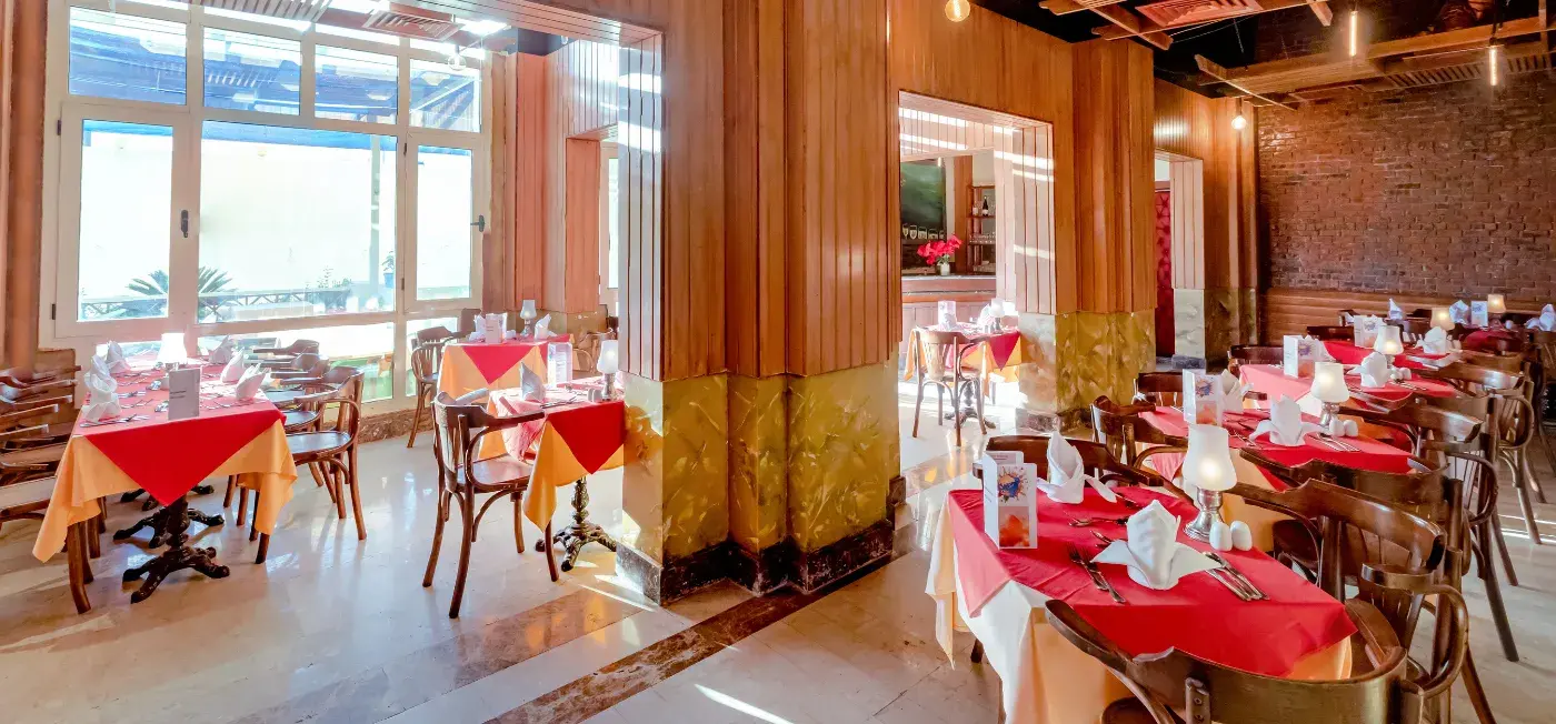 Dinning area - Royal Lagoons Resort & Aqua Park